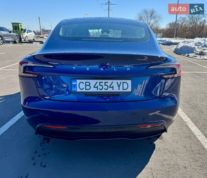 Седан Tesla Model 3 2024 в Чернігові
