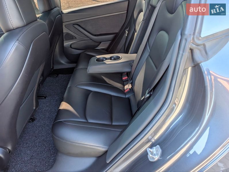 Седан Tesla Model 3 2019 в Коломые