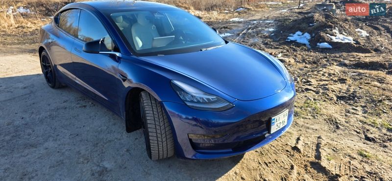 Седан Tesla Model 3 2019 в Киеве