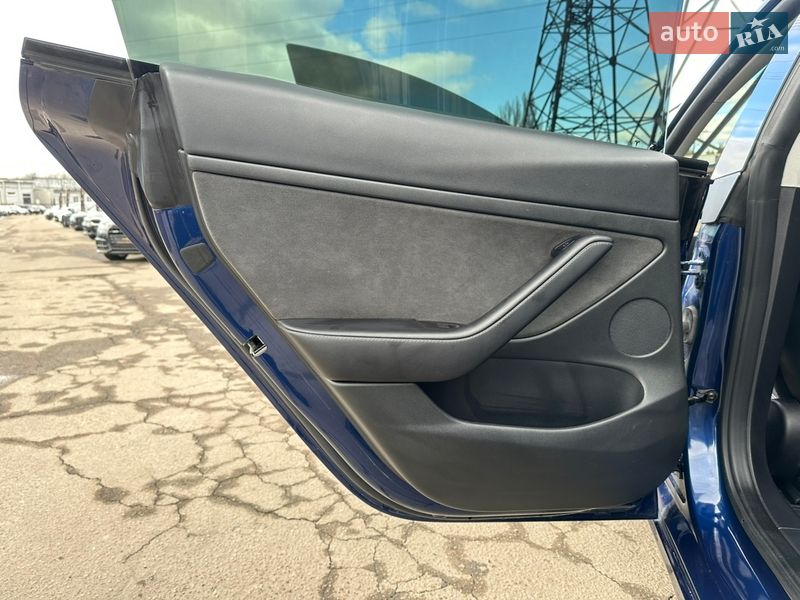Седан Tesla Model 3 2022 в Харкові