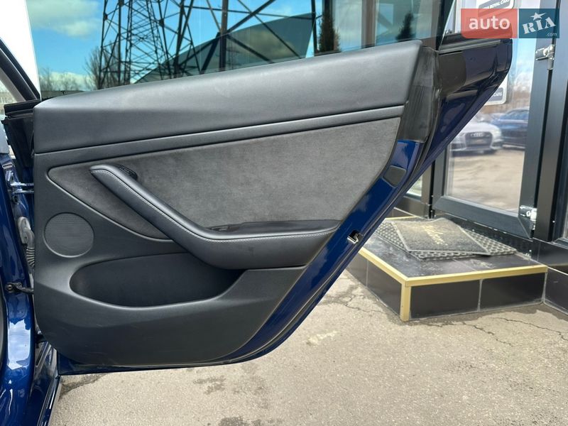 Седан Tesla Model 3 2022 в Харкові