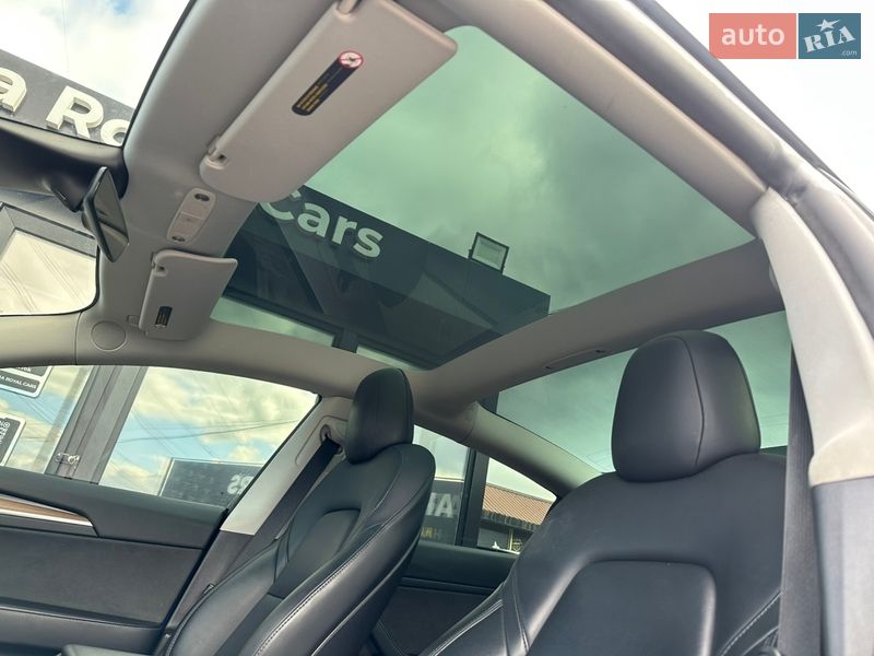 Седан Tesla Model 3 2022 в Харкові