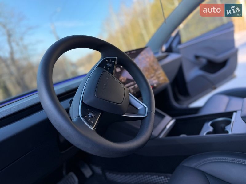 Седан Tesla Model 3 2025 в Трускавці