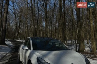 Седан Tesla Model 3 2019 в Луцке