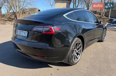 Седан Tesla Model 3 2018 в Ровно