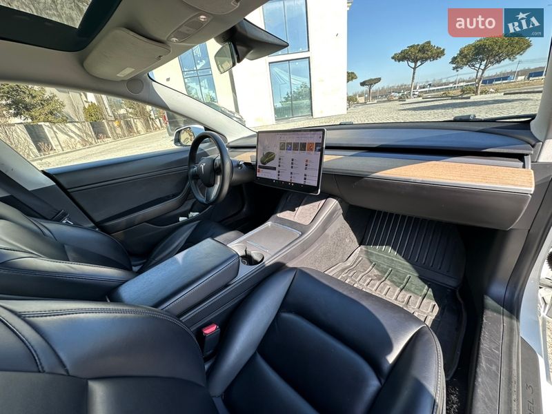 Седан Tesla Model 3 2020 в Львове фото 53 Седан Tesla Model 3 2020 в Львове