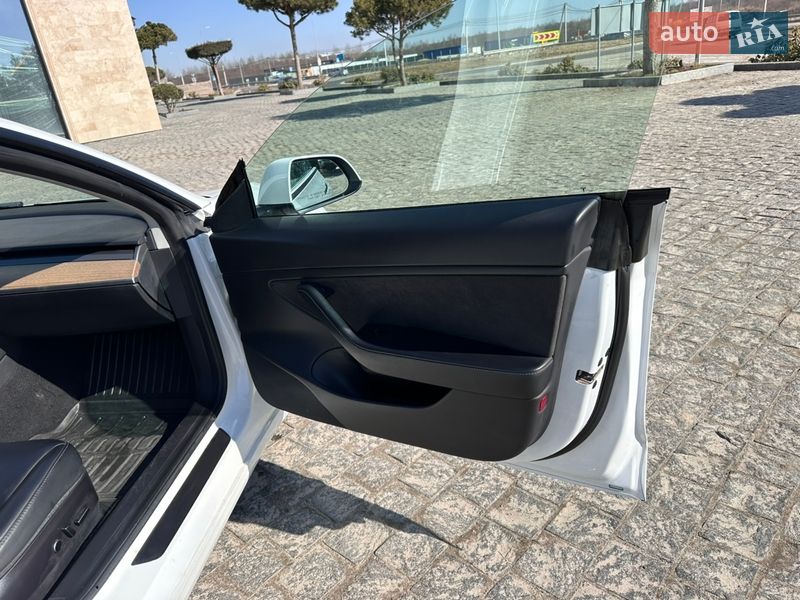 Седан Tesla Model 3 2020 в Львове фото 57 Седан Tesla Model 3 2020 в Львове