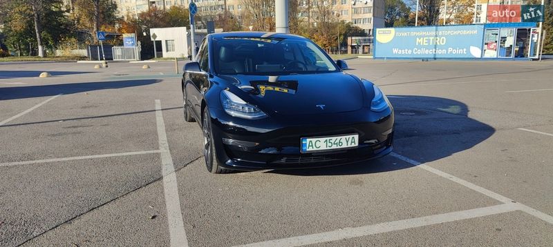 Седан Tesla Model 3 2018 в Львові