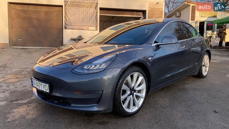 Седан Tesla Model 3 2019 в Києві