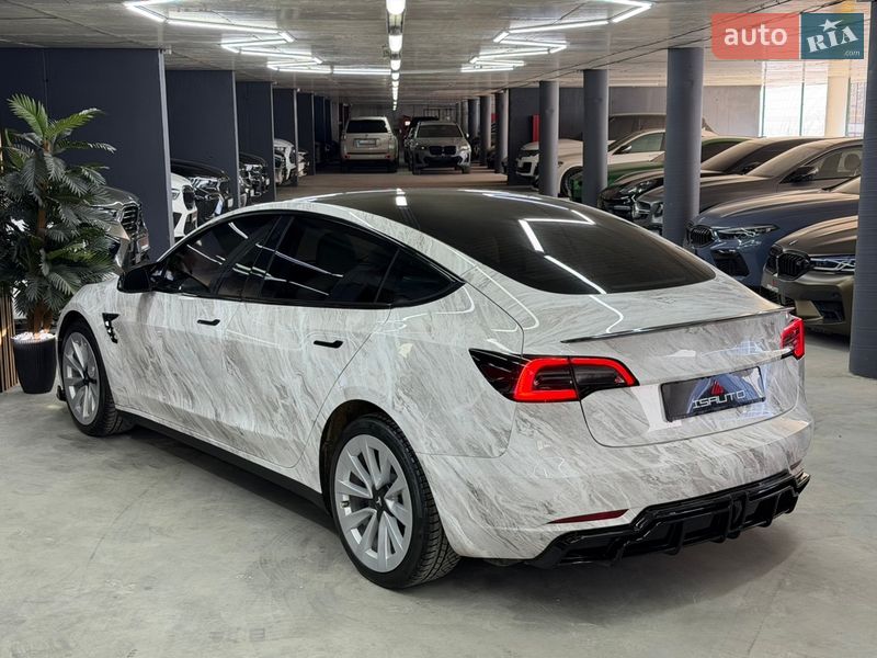 Седан Tesla Model 3 2022 в Одесі