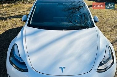 Седан Tesla Model 3 2022 в Львове