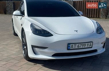 Седан Tesla Model 3 2022 в Ивано-Франковске
