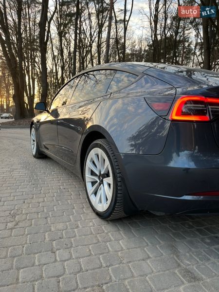 Седан Tesla Model 3 2023 в Львові