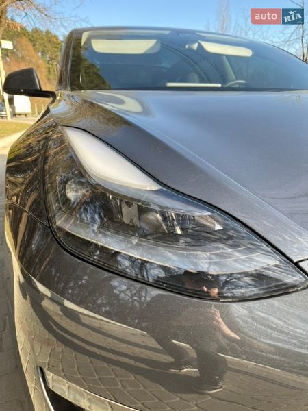 Седан Tesla Model 3 2023 в Львові