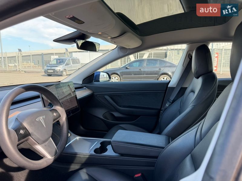 Седан Tesla Model 3 2021 в Львове фото 12 Седан Tesla Model 3 2021 в Львове