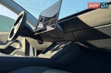 Седан Tesla Model 3 2024 в Снятине