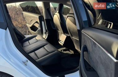 Седан Tesla Model 3 2024 в Снятине
