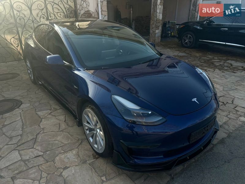 Седан Tesla Model 3 2021 в Одесі