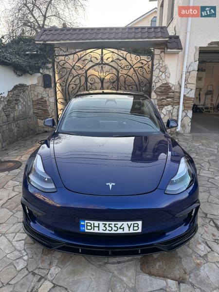 Седан Tesla Model 3 2021 в Одесі
