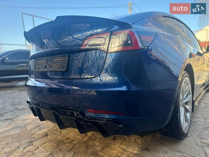 Седан Tesla Model 3 2021 в Одесі