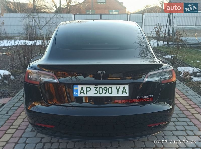 Седан Tesla Model 3 2021 в Вінниці