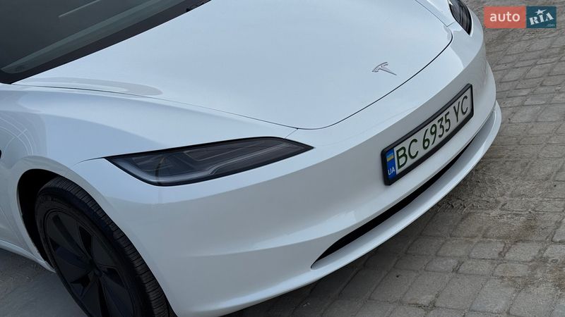 Седан Tesla Model 3 2024 в Самборе