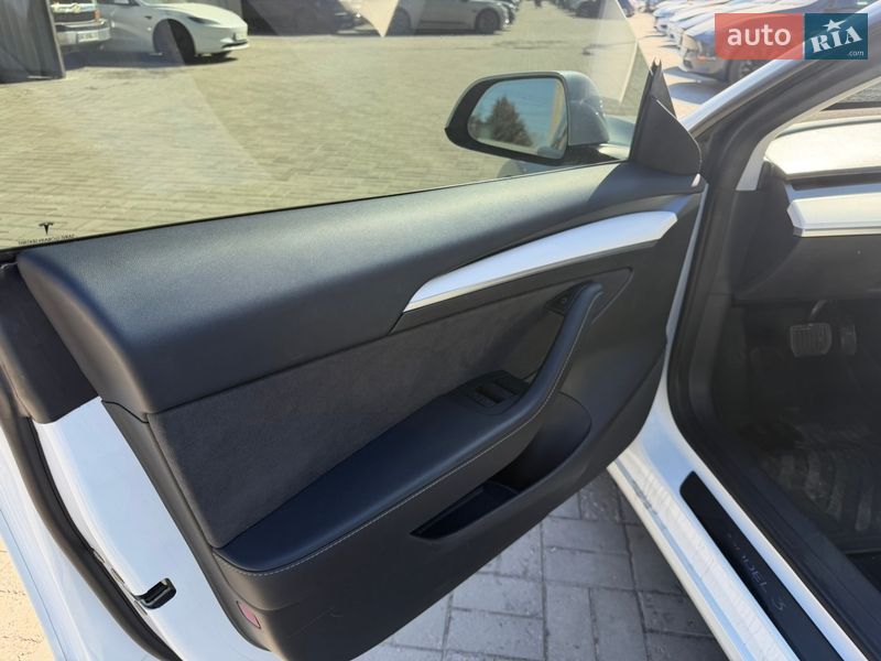 Седан Tesla Model 3 2022 в Дніпрі