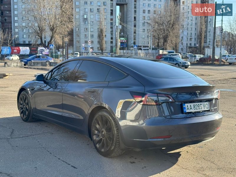 Седан Tesla Model 3 2022 в Киеве