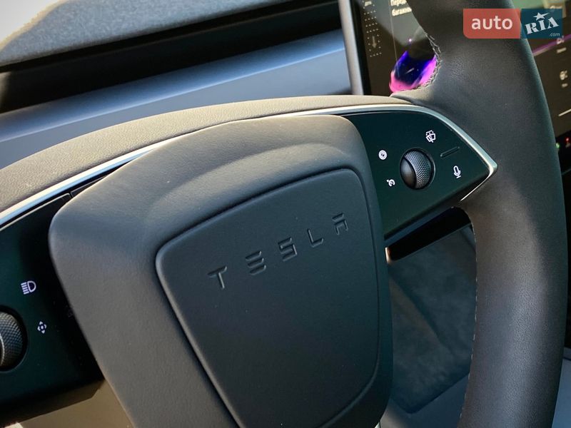 Седан Tesla Model 3 2024 в Киеве