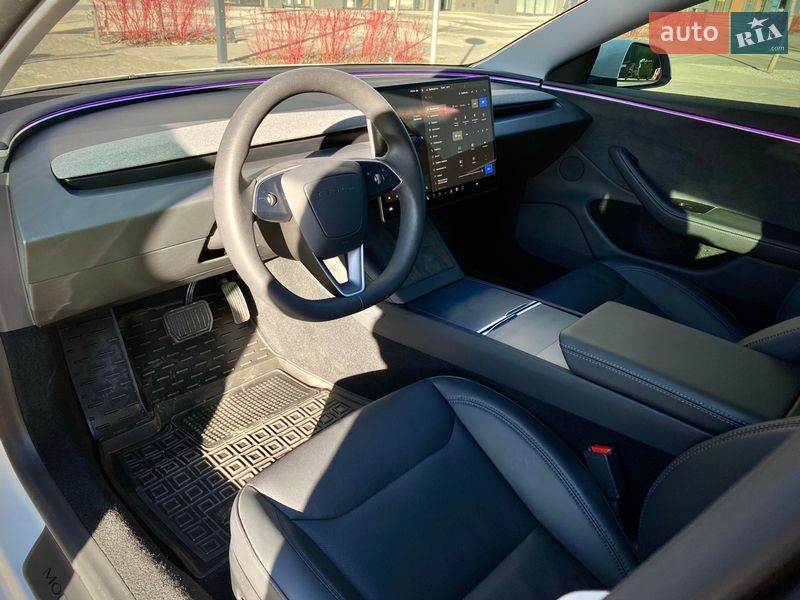 Седан Tesla Model 3 2024 в Киеве