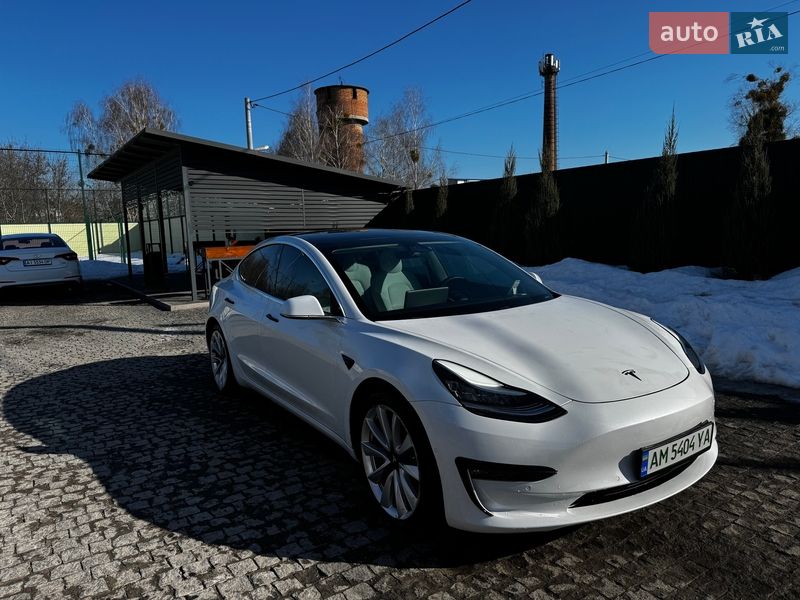 Седан Tesla Model 3 2020 в Коростишеві