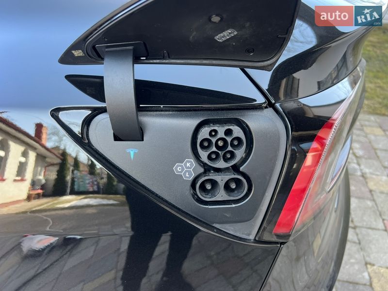 Седан Tesla Model 3 2024 в Ковелі