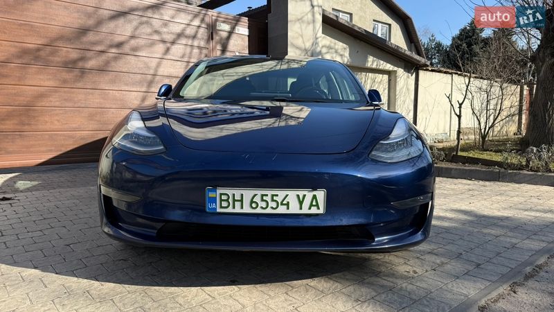 Седан Tesla Model 3 2019 в Одесі