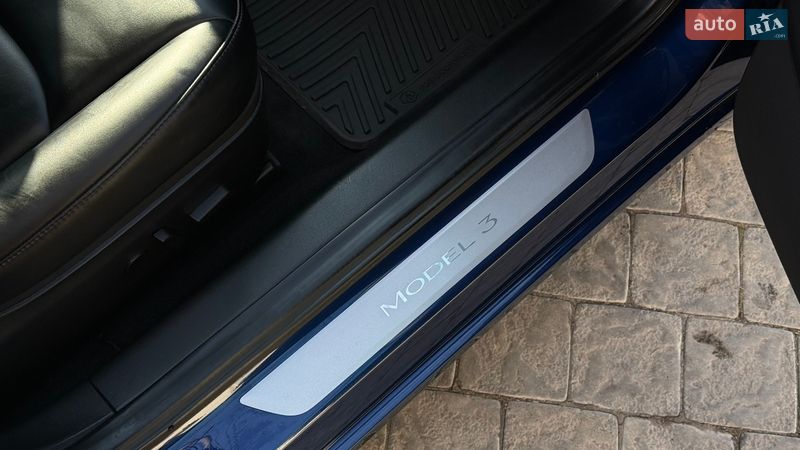 Седан Tesla Model 3 2019 в Одесі