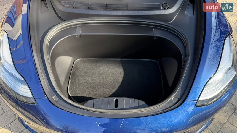 Седан Tesla Model 3 2019 в Одесі