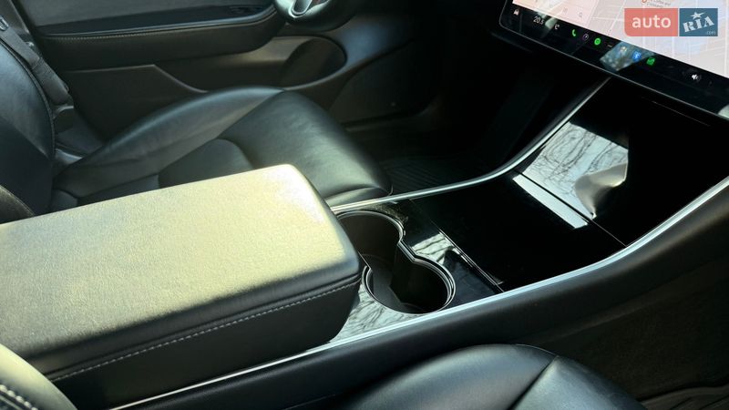 Седан Tesla Model 3 2019 в Одесі