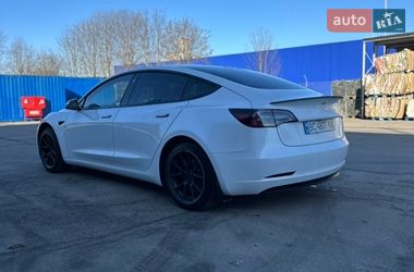 Седан Tesla Model 3 2020 в Львове