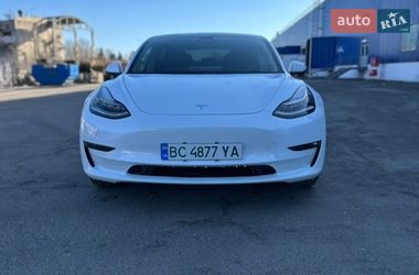 Седан Tesla Model 3 2020 в Львове