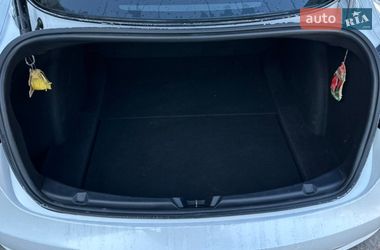 Седан Tesla Model 3 2020 в Львове