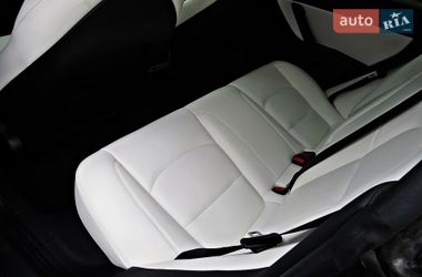Седан Tesla Model 3 2019 в Черкассах