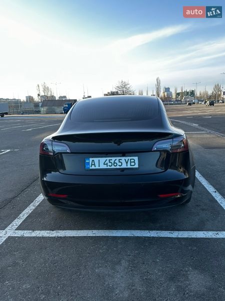 Седан Tesla Model 3 2018 в Вышгороде