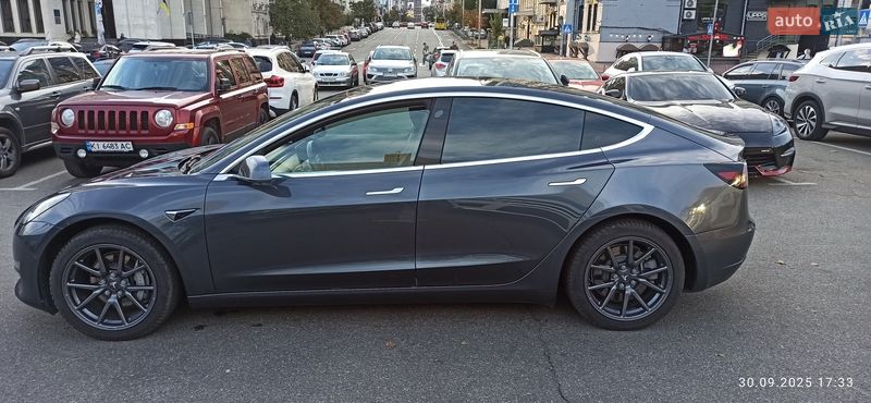 Седан Tesla Model 3 2019 в Києві