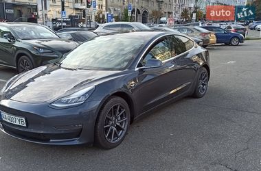 Седан Tesla Model 3 2019 в Киеве