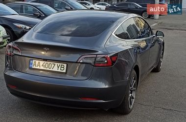 Седан Tesla Model 3 2019 в Києві