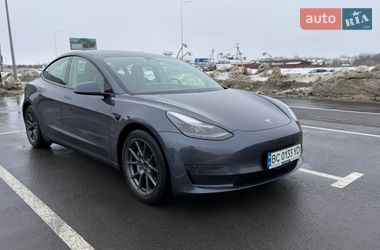 Седан Tesla Model 3 2021 в Львові