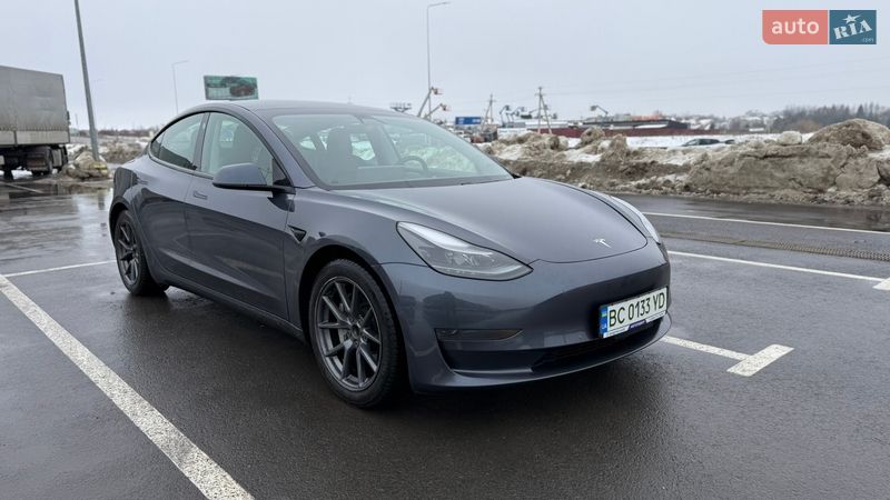 Tesla Model 3 2021