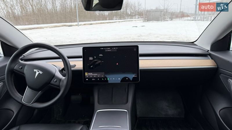 Седан Tesla Model 3 2021 в Львове