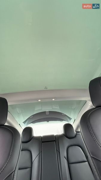 Седан Tesla Model 3 2021 в Львове