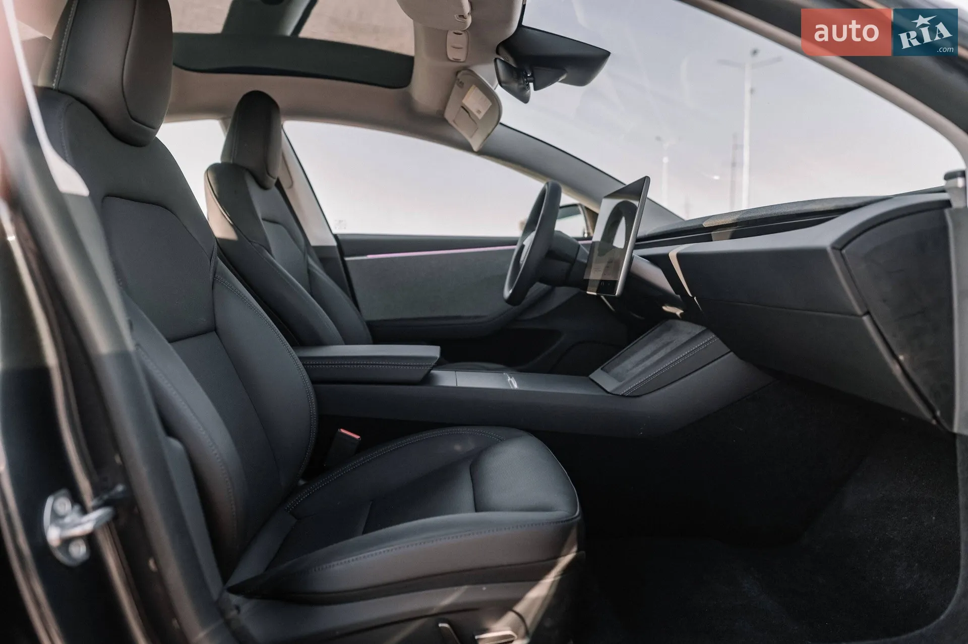 2025 Tesla Model 3 - мініатюра 17
