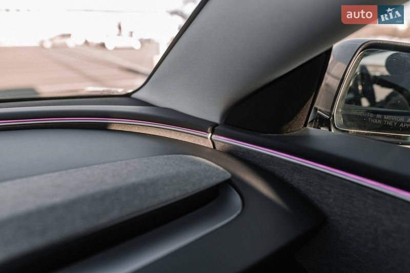 Седан Tesla Model 3 2025 в Ровно